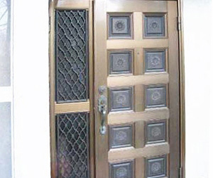 【浜松市】「WEST」玄関ドアの鍵交換の画像イメージ