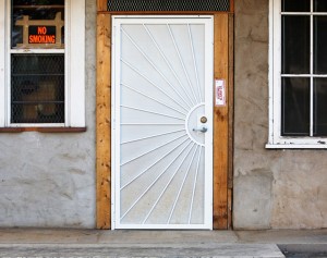 【京都市】「グラビス」店舗のドアの鍵交換の画像イメージ