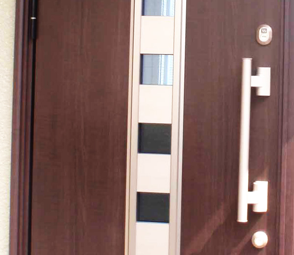 【東京都足立区】「MIWA」玄関／勝手口の鍵交換の画像イメージ
