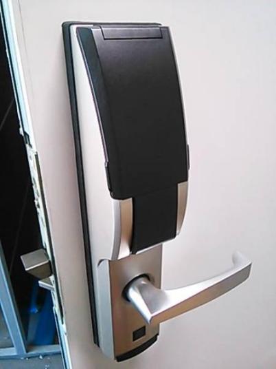 【江戸川区】「ALPHA」玄関／勝手口の鍵交換の画像イメージ