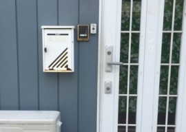 【豊田市】玄関の徘徊防止の鍵取り付けの画像イメージ