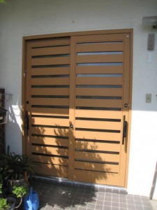 【岡山市】「MIWA」三協立山アルミ玄関引き戸の鍵交換の画像イメージ