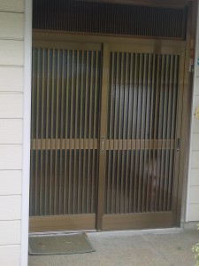 【広島県広島市】「MIWA」三協アルミ玄関引き戸の鍵交換の画像イメージ